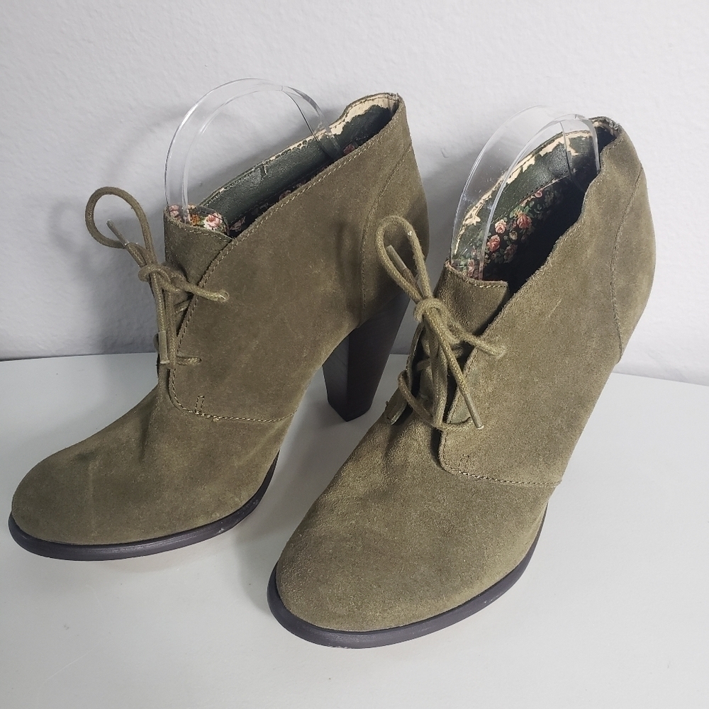 Seychelles Olive Green Suede Bismuth Lace up Ankle Bootie-Size 10